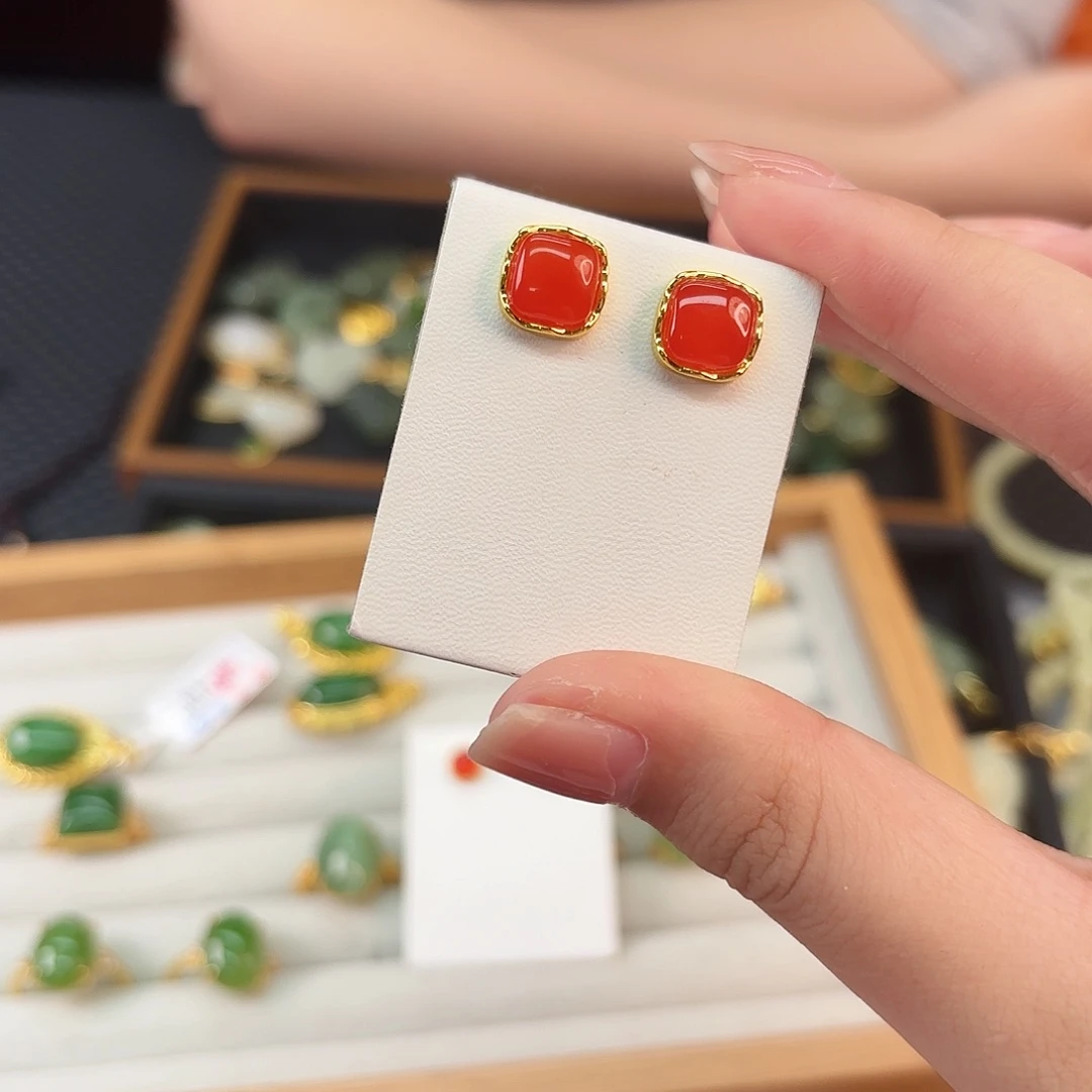 南红玛瑙银S925镶嵌颈饰方糖耳钉大号
