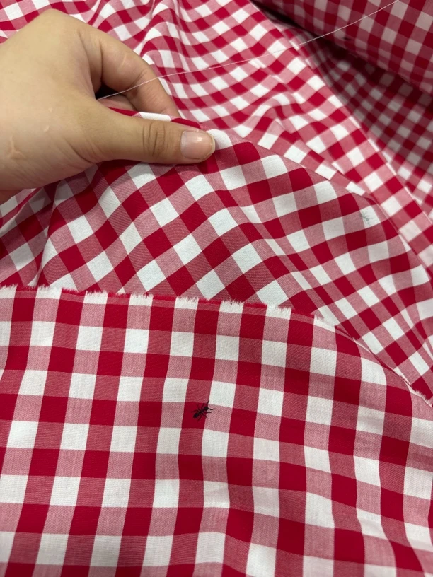 纯棉布料 进口高支高密色织格红色 单面蚂蚁印花 3米价