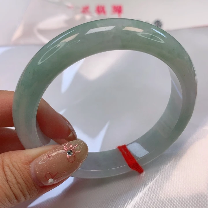 翡翠手镯未镶嵌53圈