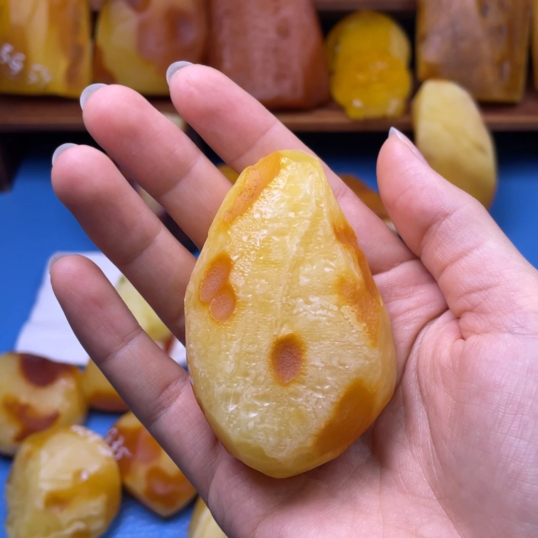奋***定制琥珀未镶嵌原石定制