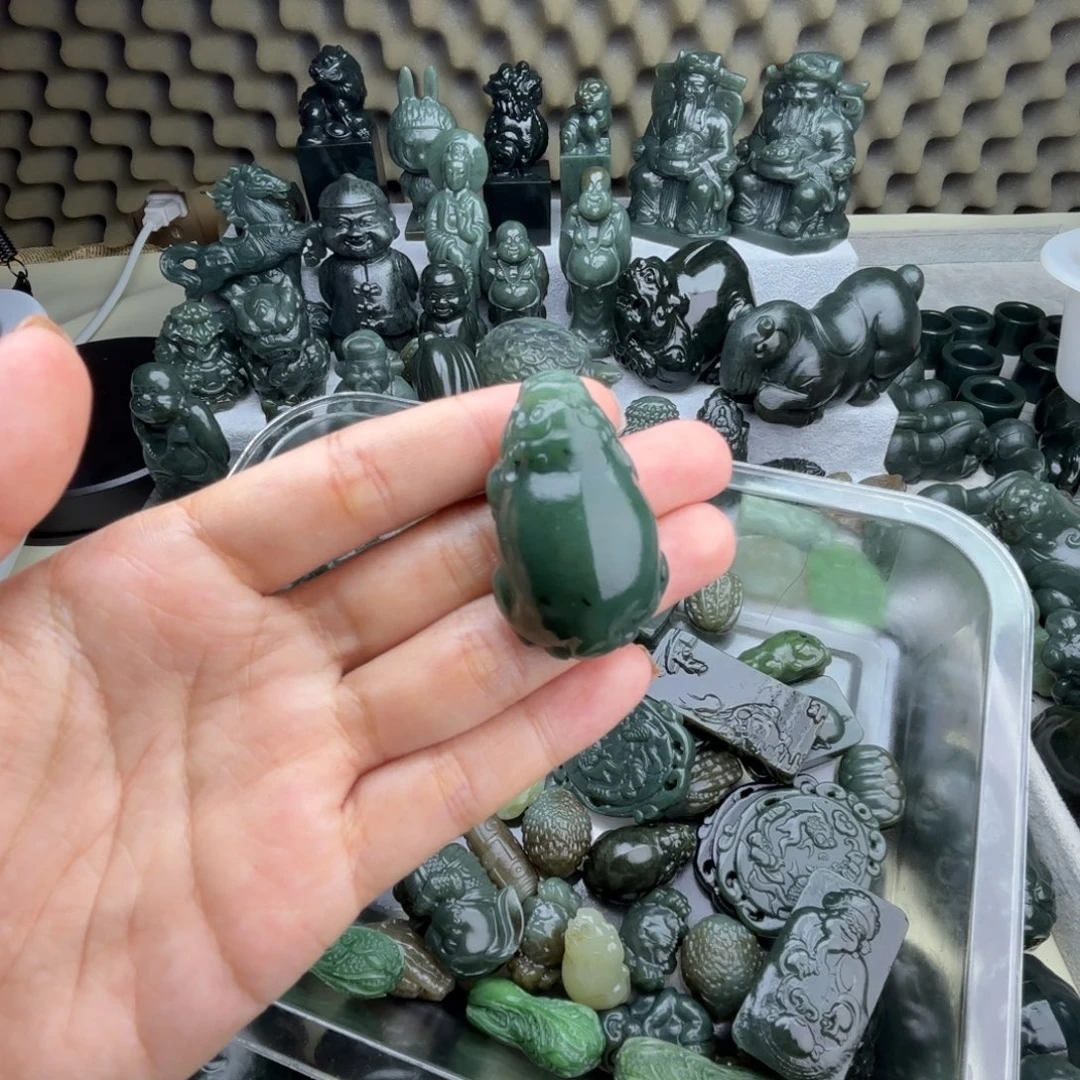 和田玉（糖玉）未镶嵌颈饰