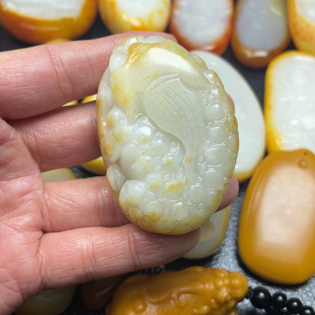 和田玉未镶嵌挂件