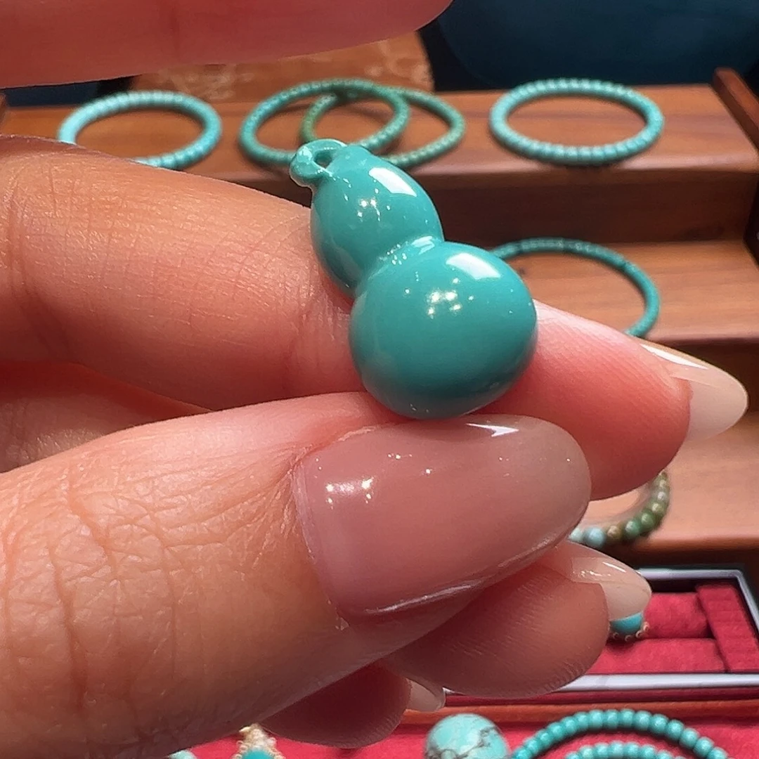 绿松石未镶嵌颈饰