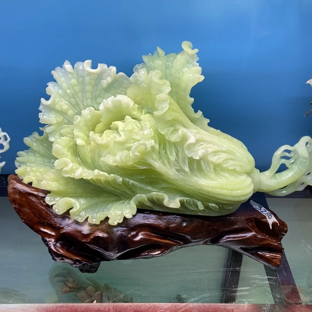 蛇纹石玉（覆膜）未镶嵌珠宝奇石