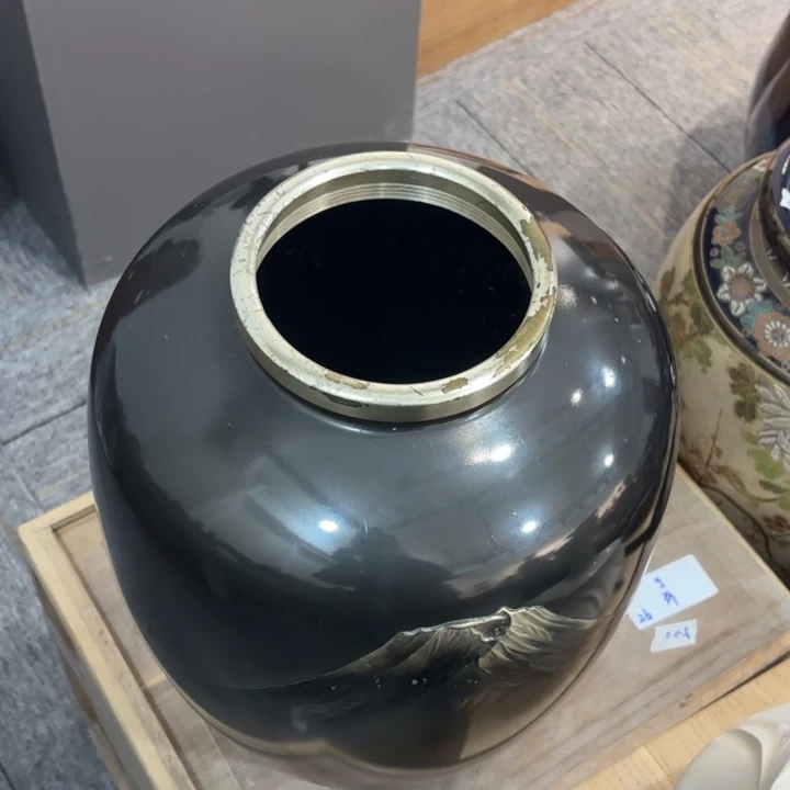 紫砂茶杯浮*玉非常美丽漂亮的物品