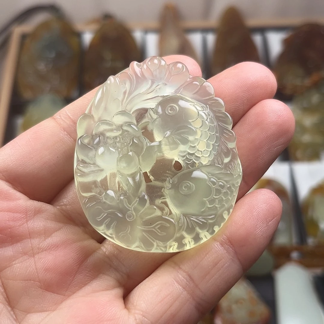 蛇纹石玉未镶嵌颈饰