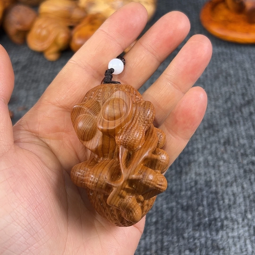 崖柏太行崖柏黑油花生手把件