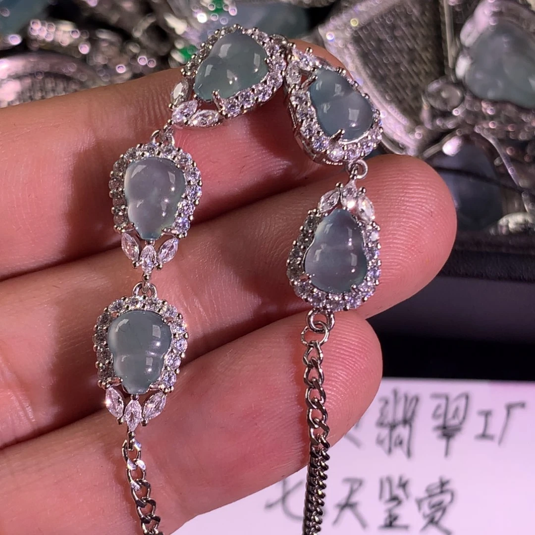 翡翠未镶嵌颈饰葫芦手链