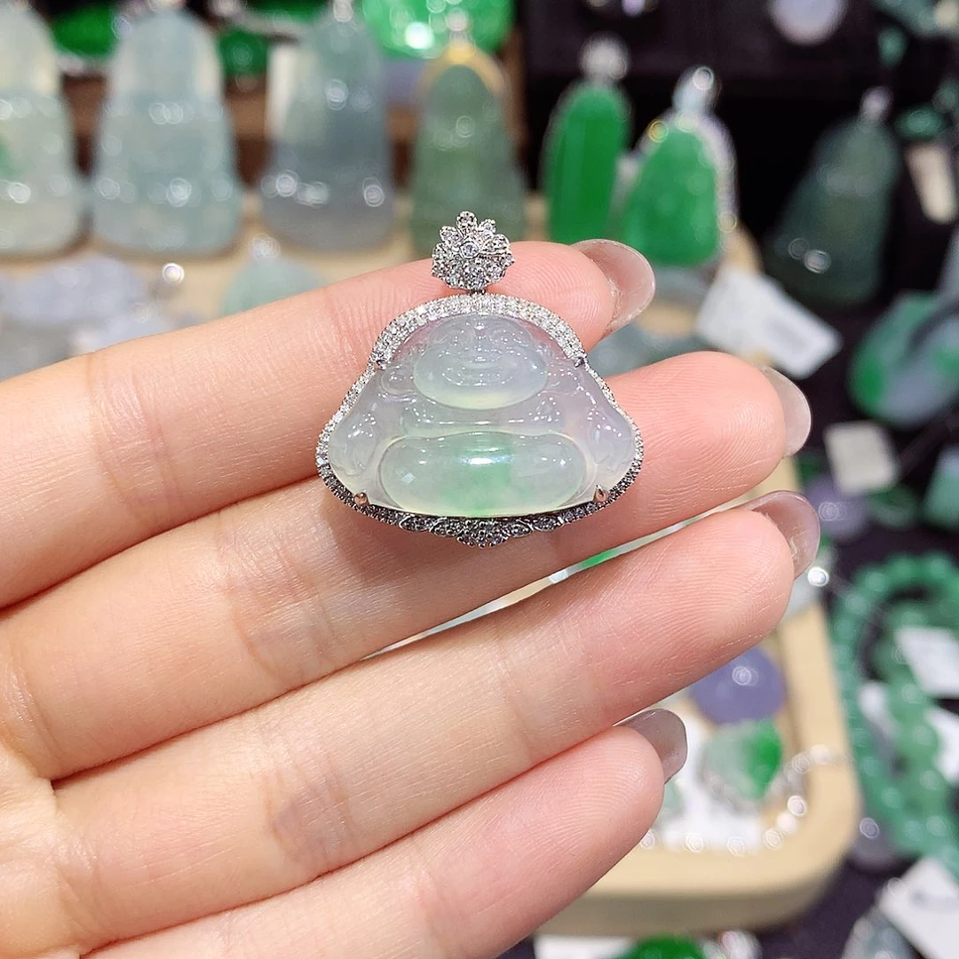 颈饰18K金镶嵌翡翠佛