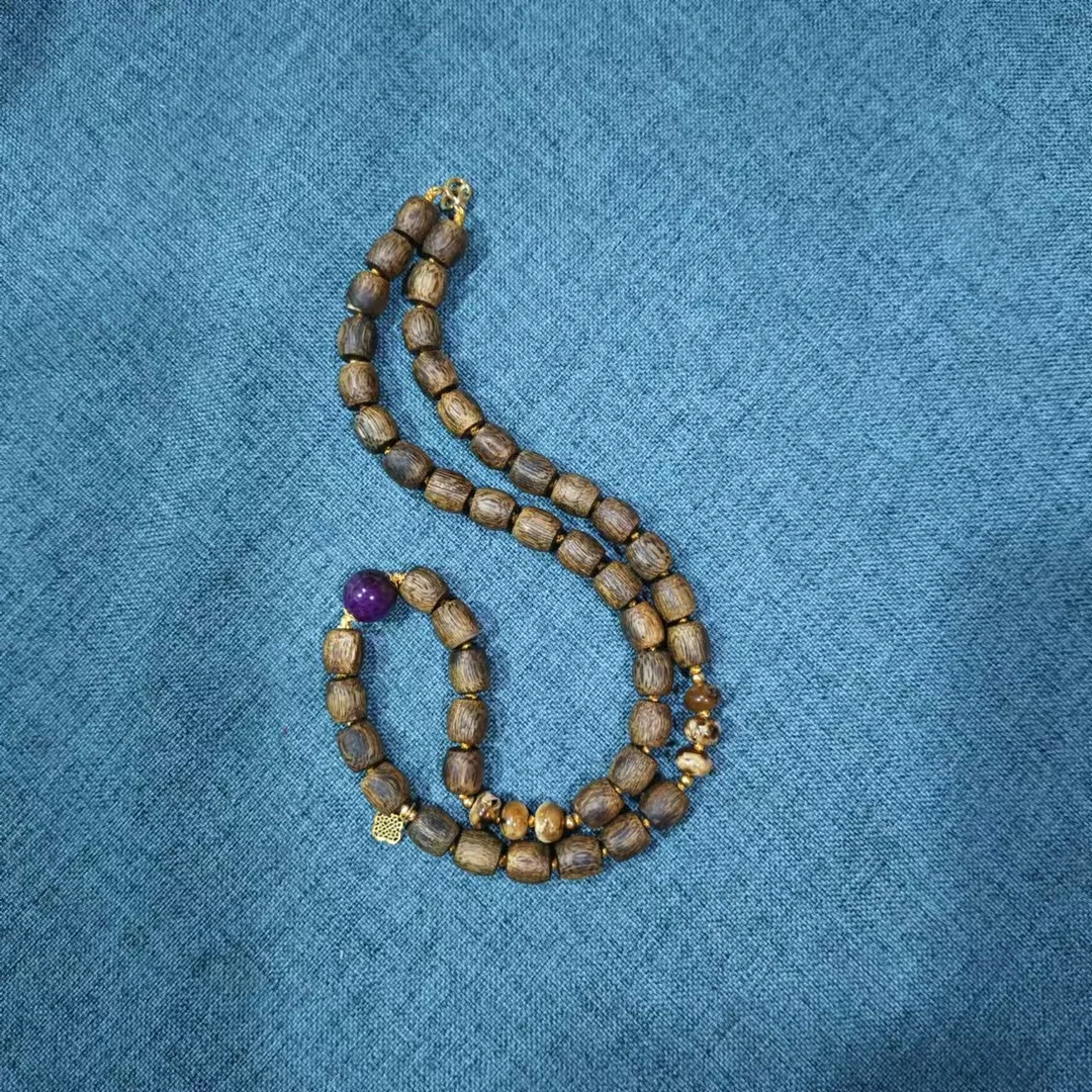 世间臻宝-18K莺歌绿奇楠项链/45cm/7mm/多样性发/P6636/均30+