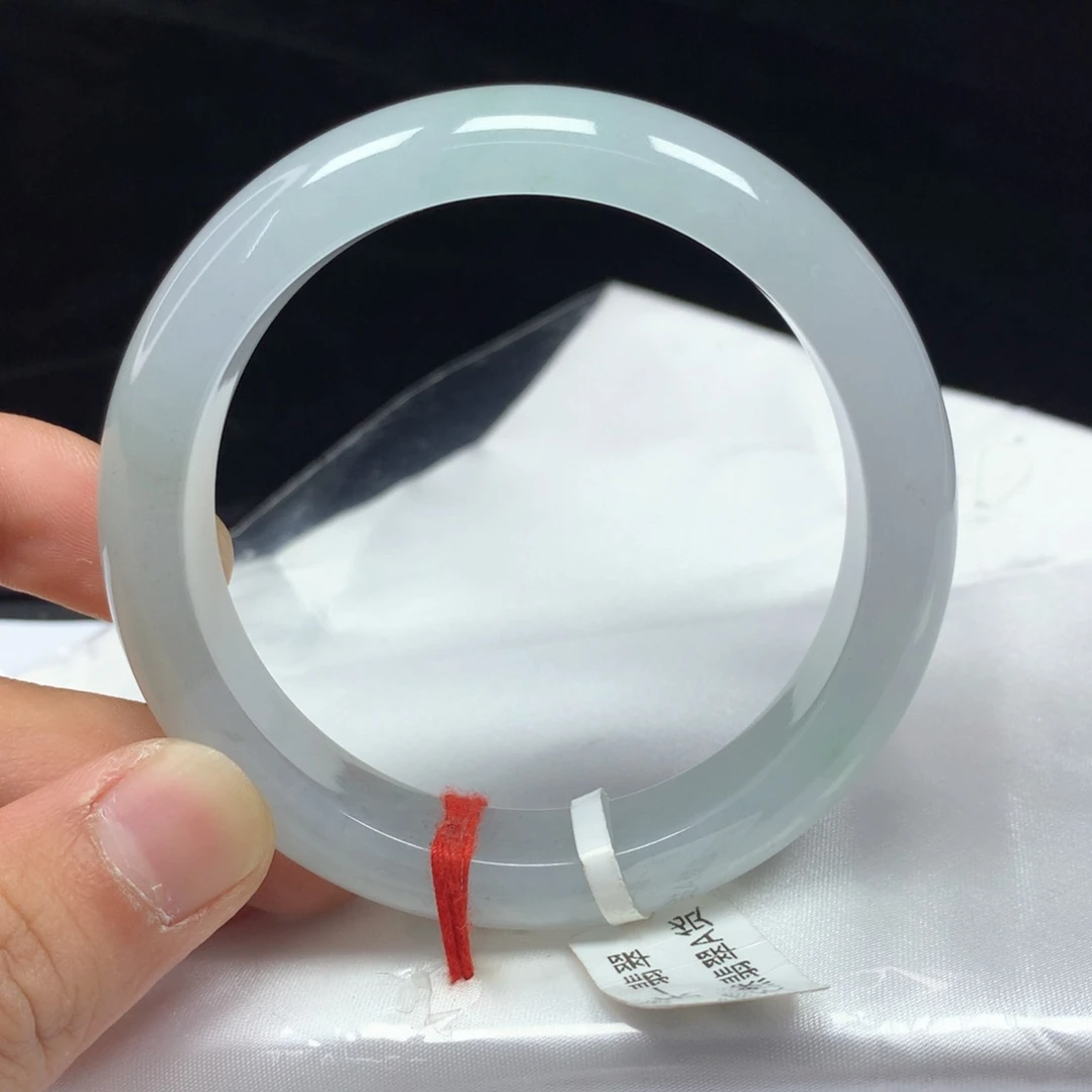 翡翠手镯（圆镯）未镶嵌56.2