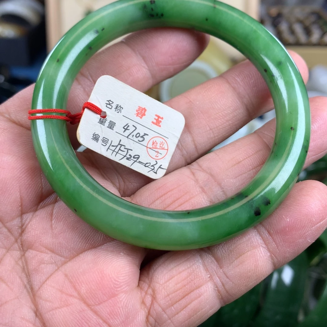 和田玉未镶嵌手镯