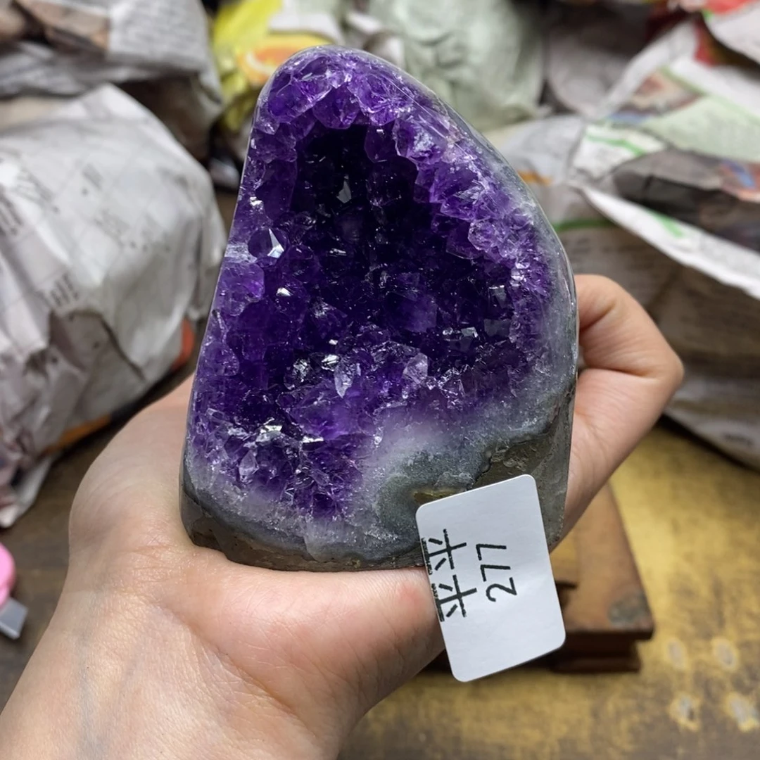 紫晶乌拉圭未镶嵌