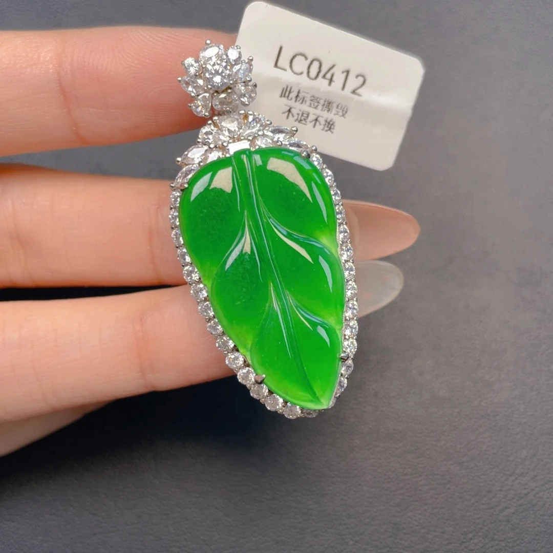 【闪购商品】吊坠(不含链)银S925镶嵌翡翠