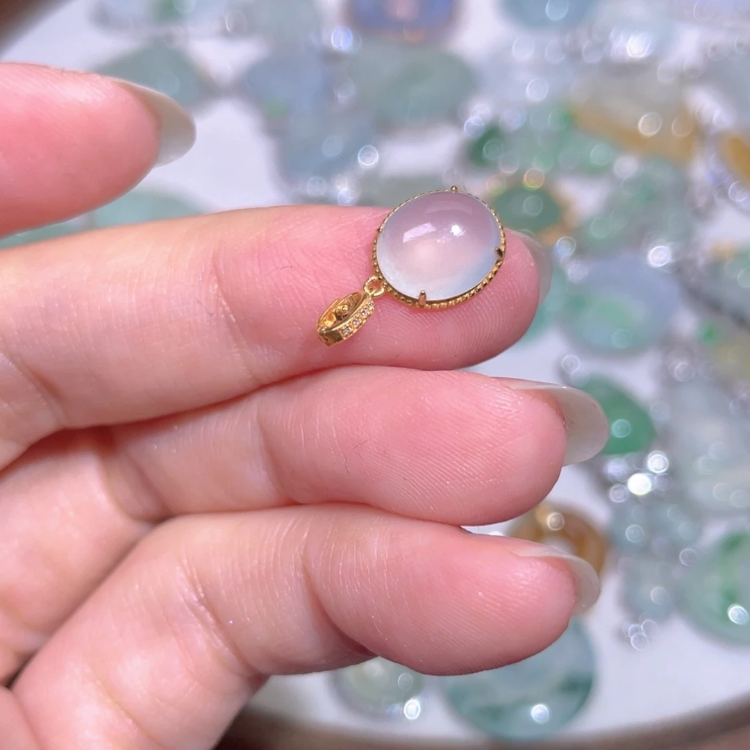 颈饰18K金镶嵌翡翠翡翠