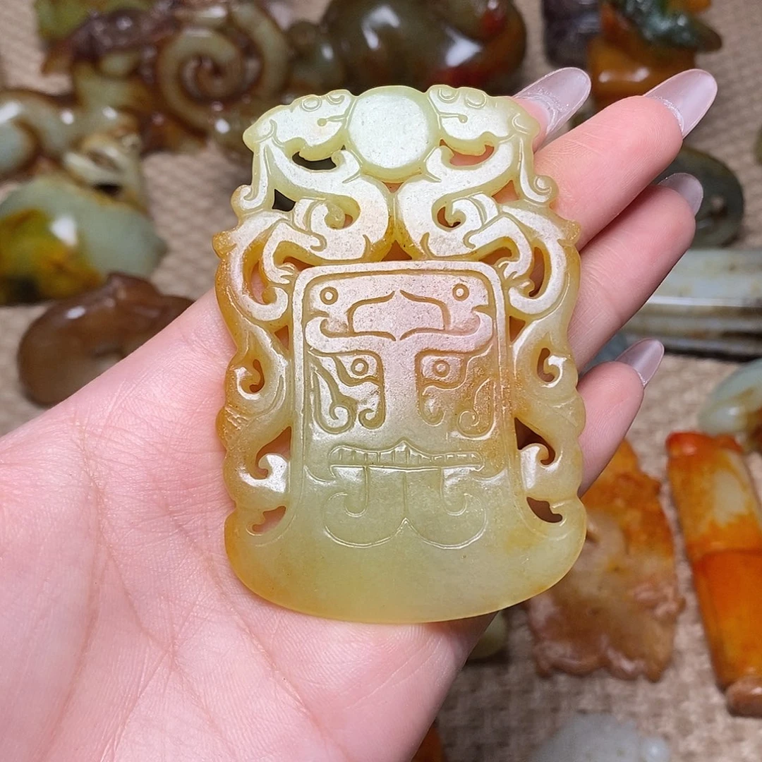 未镶嵌蛇纹石玉颈饰