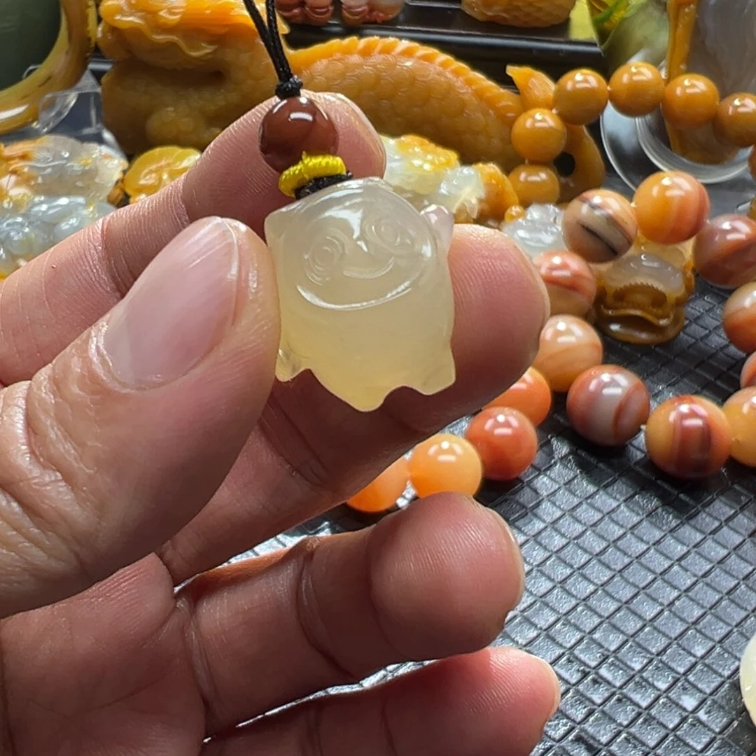 石英质玉未镶嵌颈饰