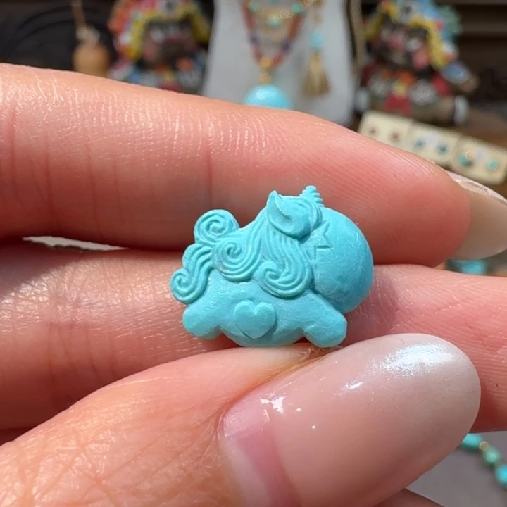 绿松石未镶嵌独角兽配饰