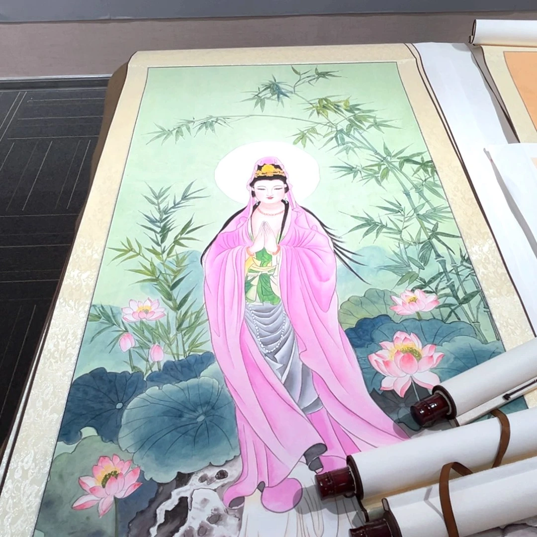 天***财国画微瑕福利画轴紫衣观音