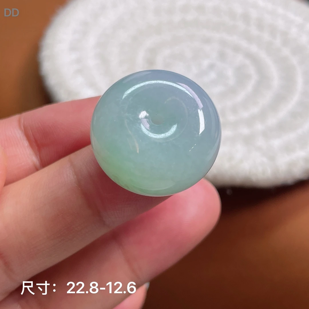 冰糯种淡绿底色缅甸翡翠平安扣面包扣吊坠项链挂件