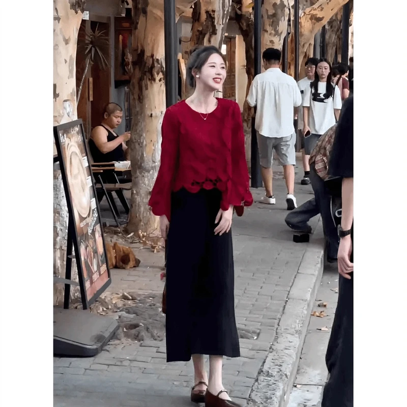 设计师款气质修身显瘦镂空安可拉红上衣+ 百搭高腰显瘦气质半身裙