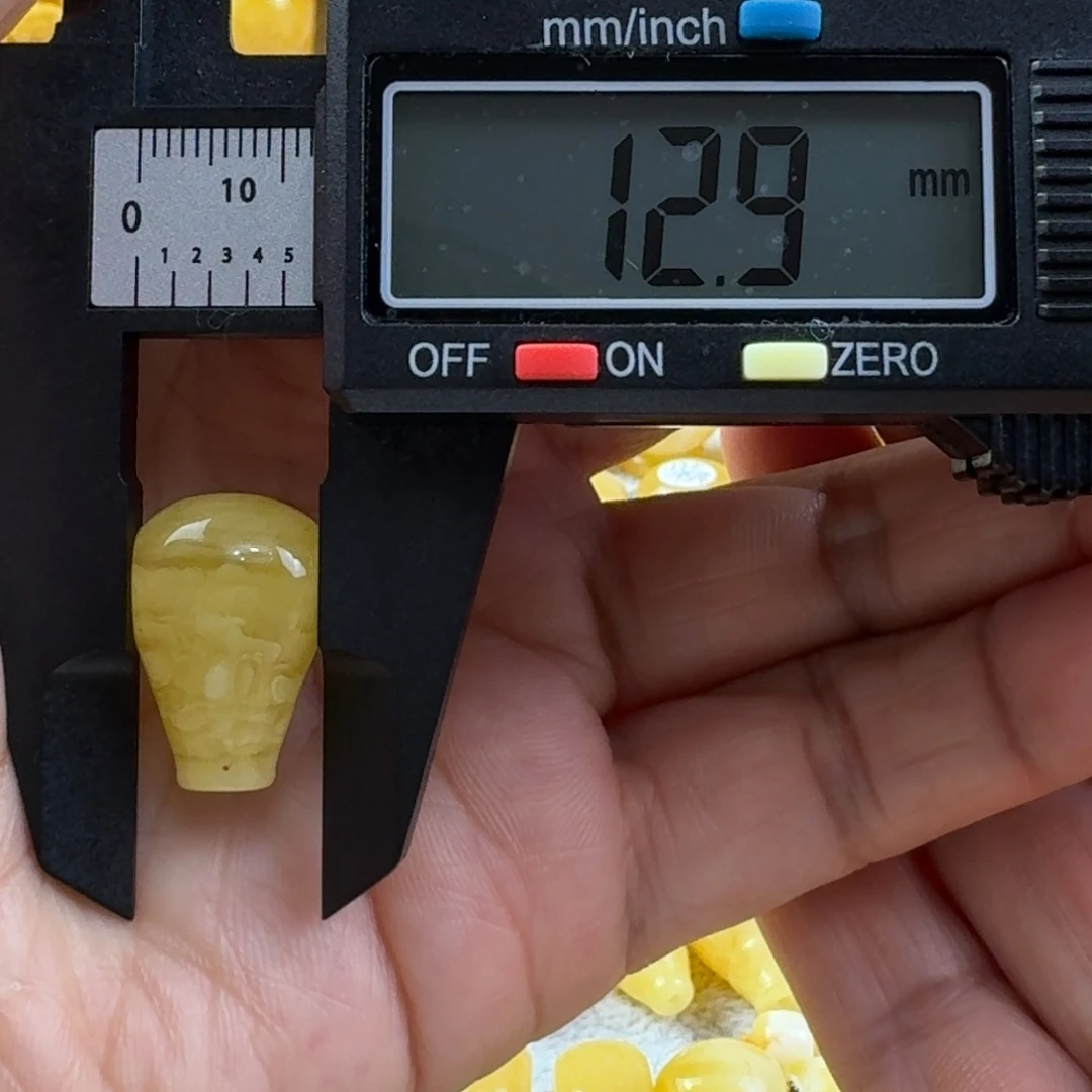 蜜蜡未镶嵌裸石25杂