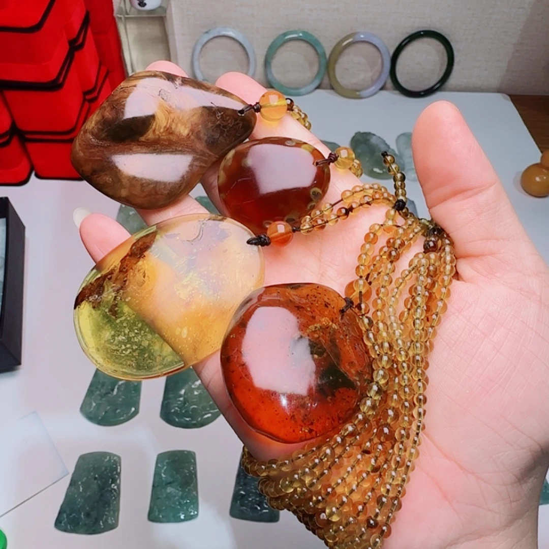 琥珀吊坠(赠链)未镶嵌