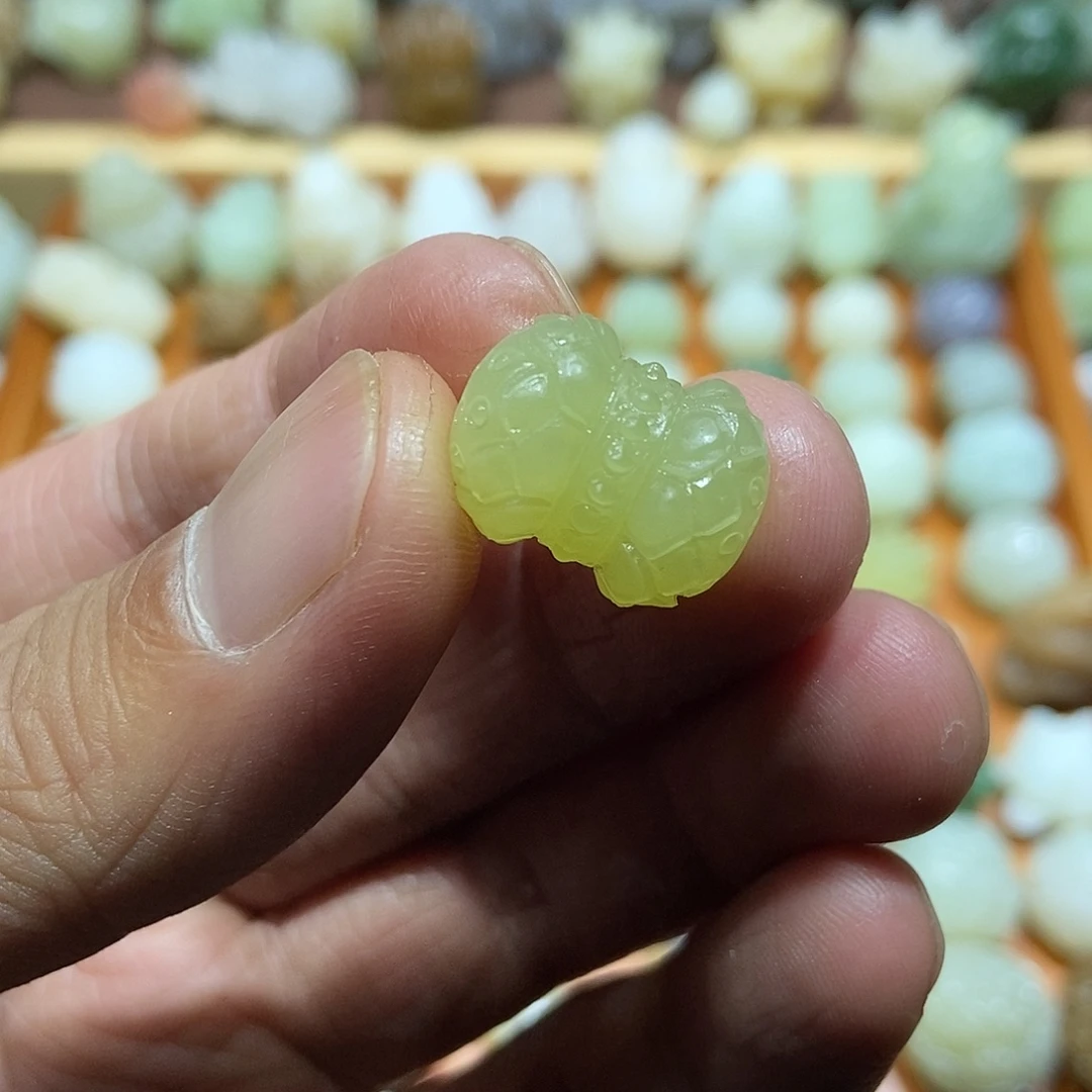 和田玉未镶嵌颈饰定制