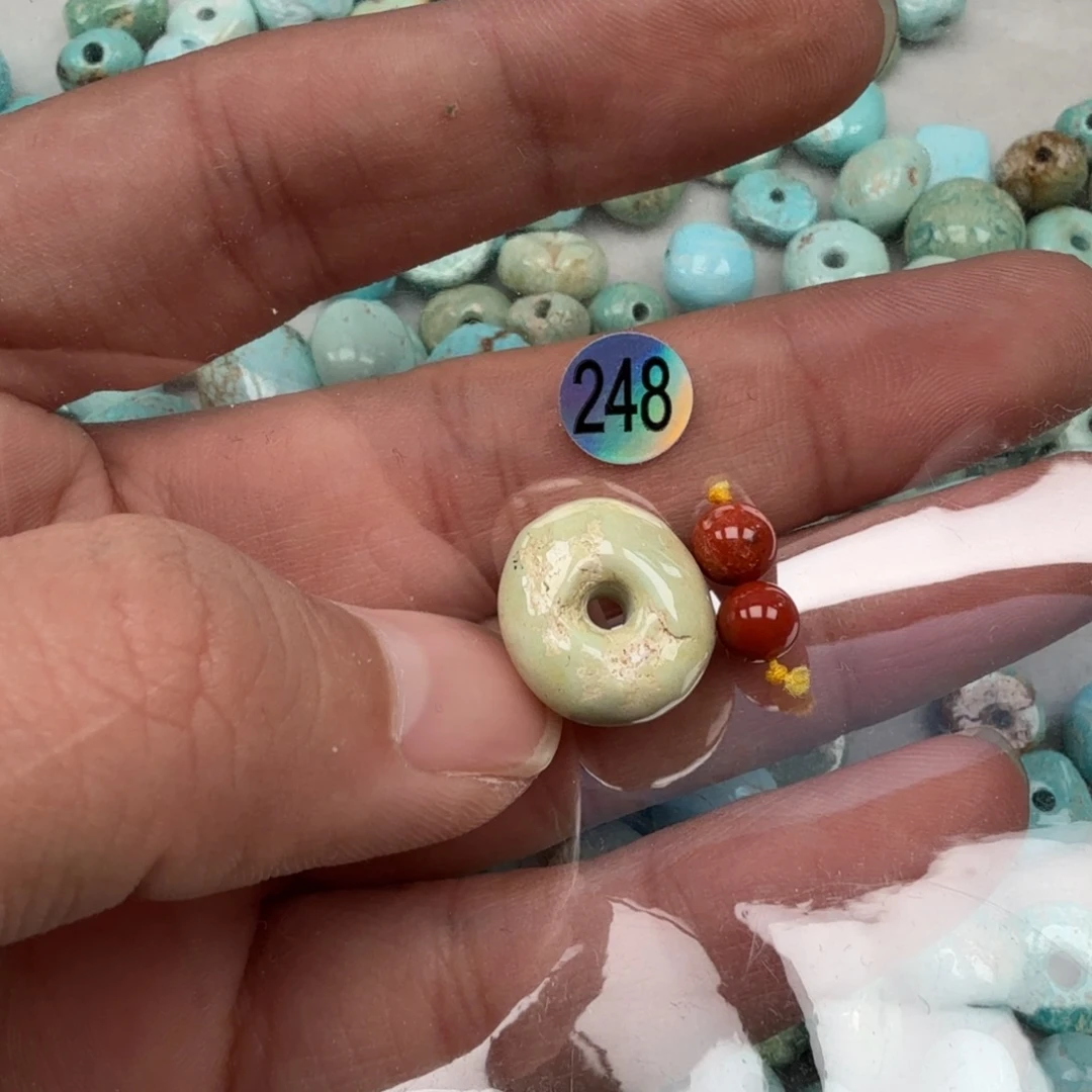 南红玛瑙未镶嵌珠宝奇石