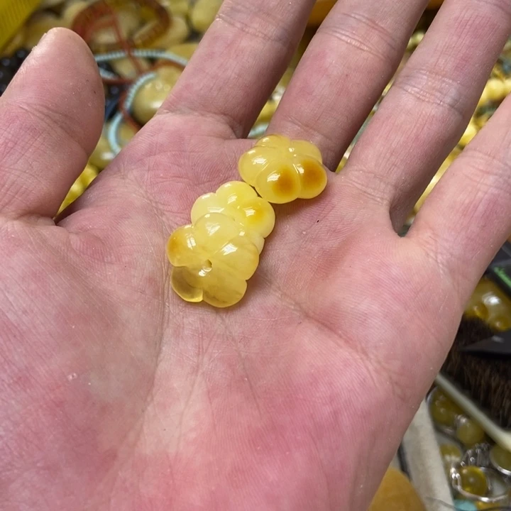 蜜蜡未镶嵌裸石多样性发货其一