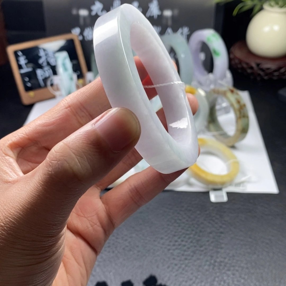 未镶嵌手镯定制翡翠