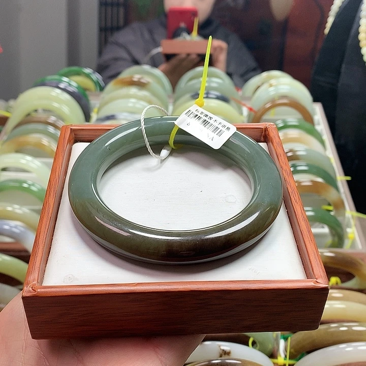 和田玉手镯未镶嵌61.8