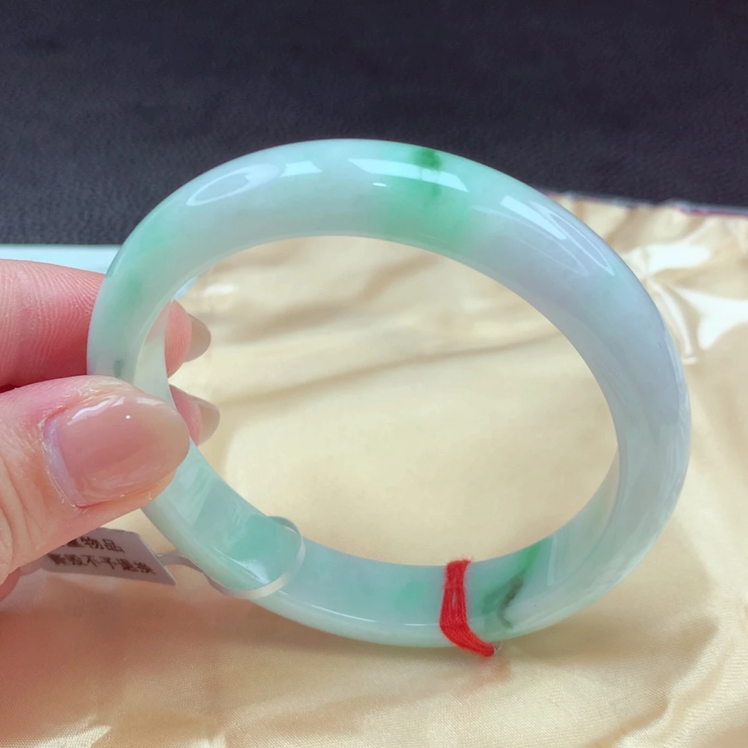 翡翠手镯未镶嵌手镯88