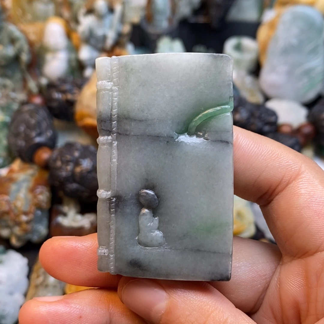 定制翡翠未镶嵌特色