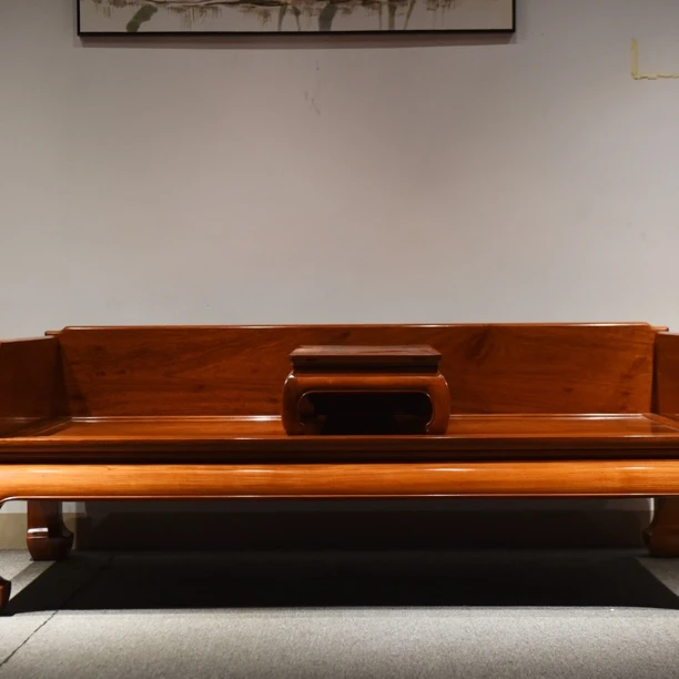 缅花（大果紫檀）三围独板罗汉床