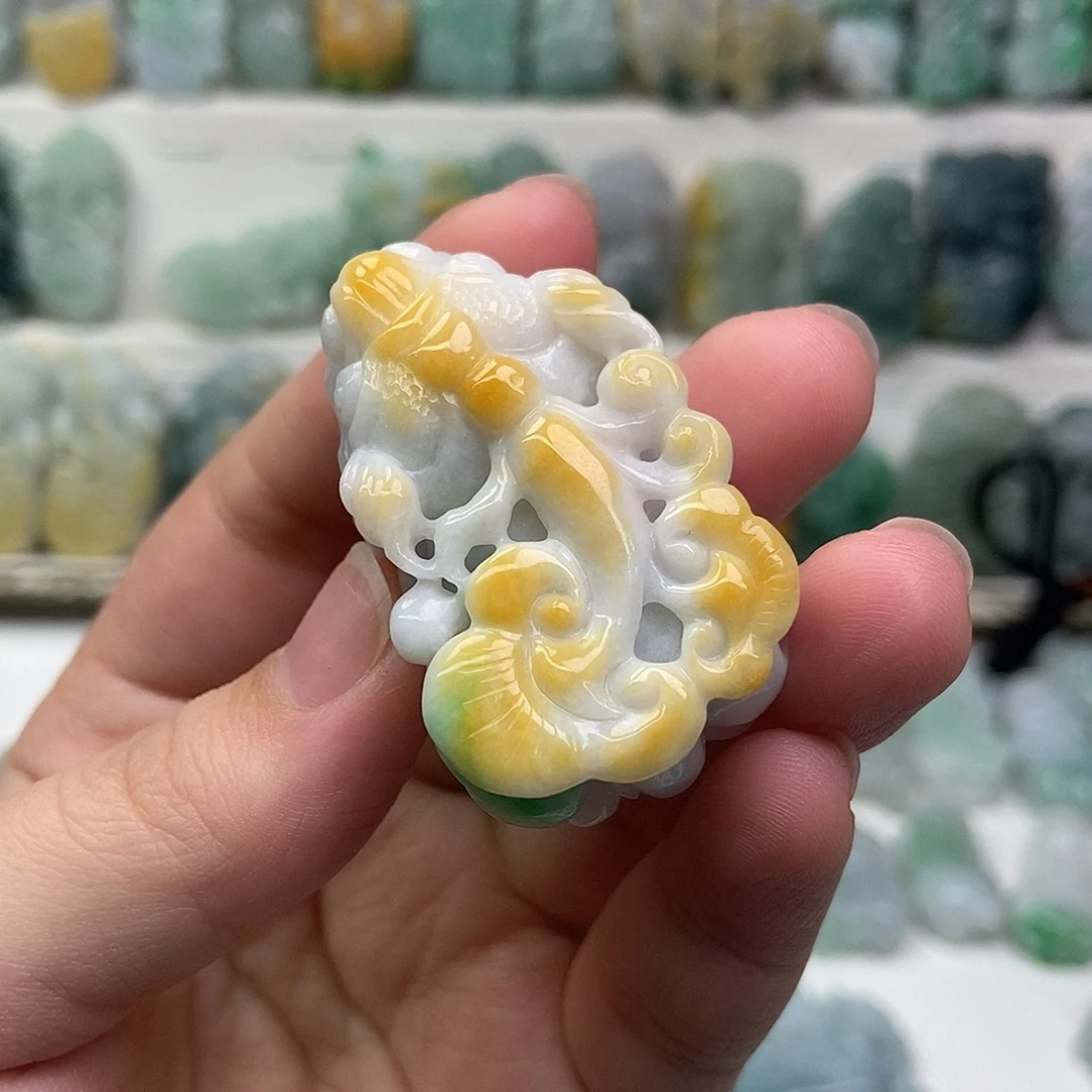 翡翠未镶嵌吊坠(赠链)口含珠
