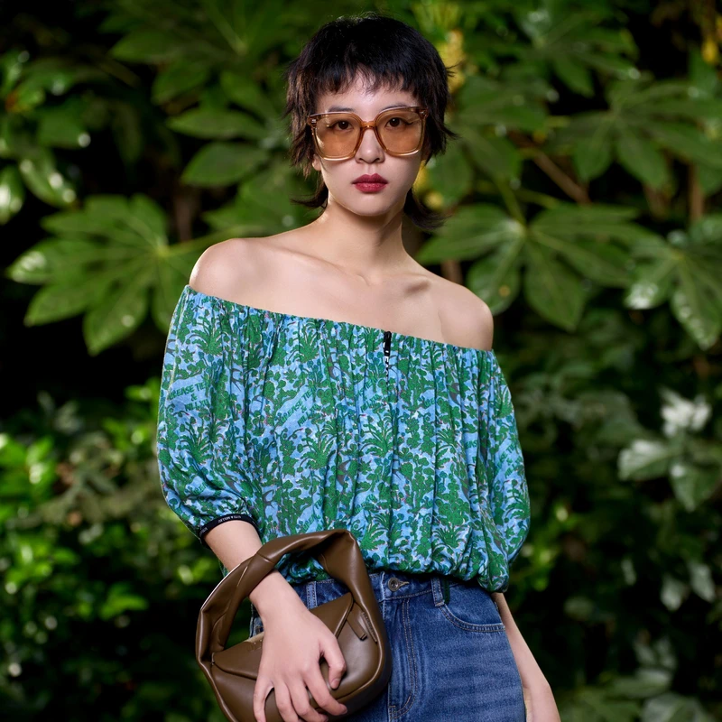 U/TI新款绿色花版露肩套衫女度假风一字肩上衣