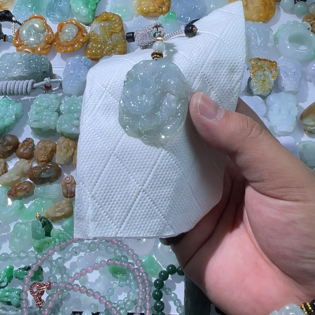 翡翠颈饰未镶嵌天然