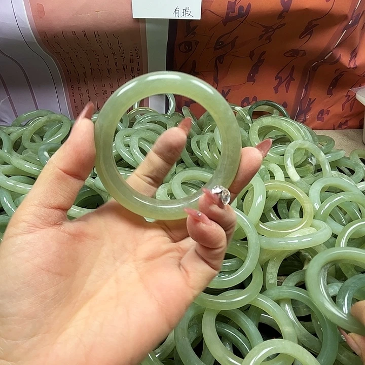 简***单蛇纹石玉未镶嵌手镯