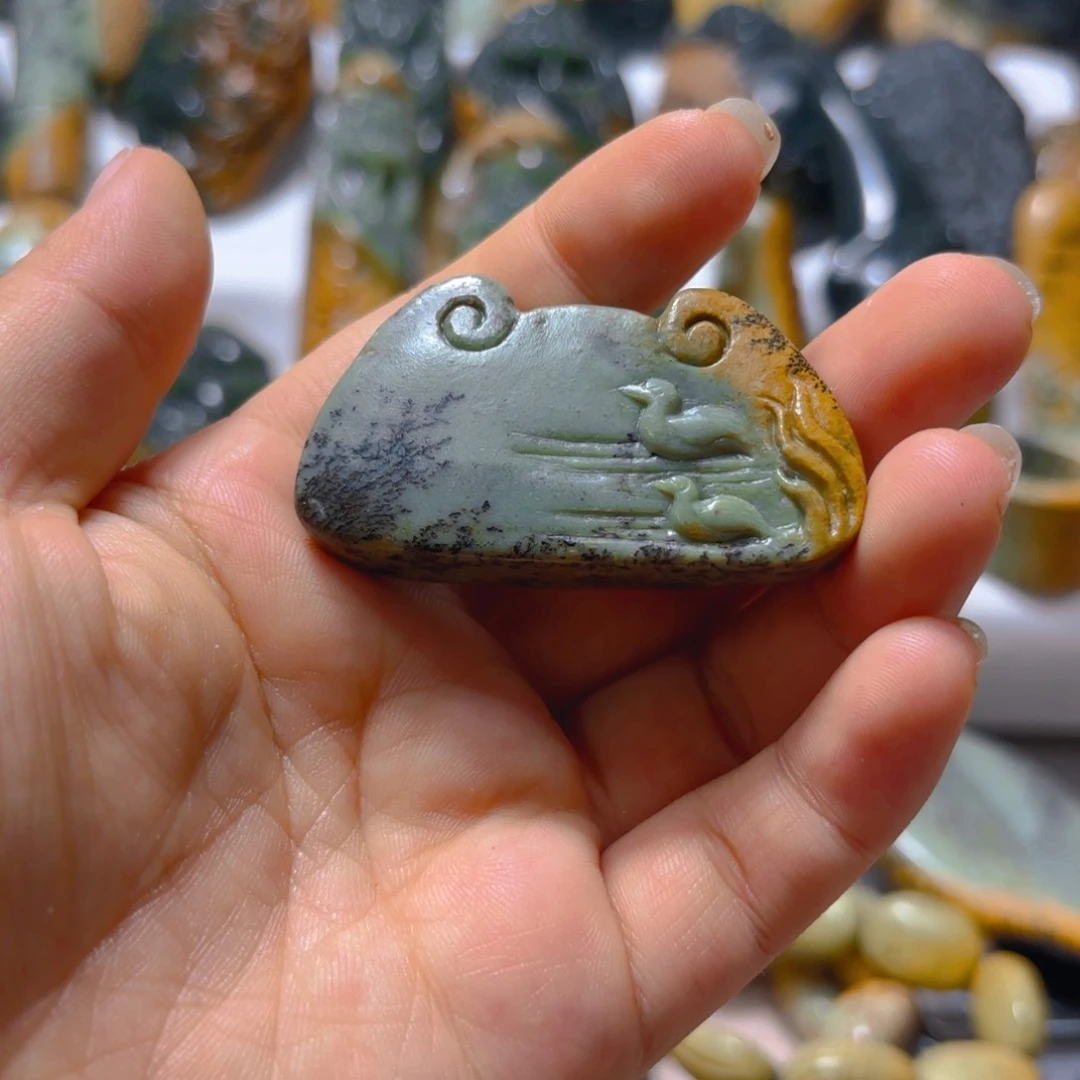 岫岩河磨玉（透闪石质玉）挂件未镶嵌