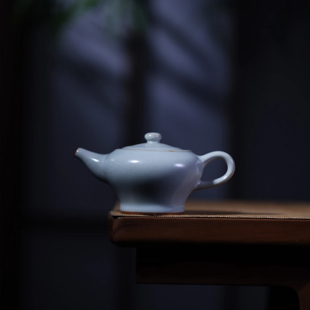 晓芳窑-汝窑临泉壶-手工陶瓷有差异