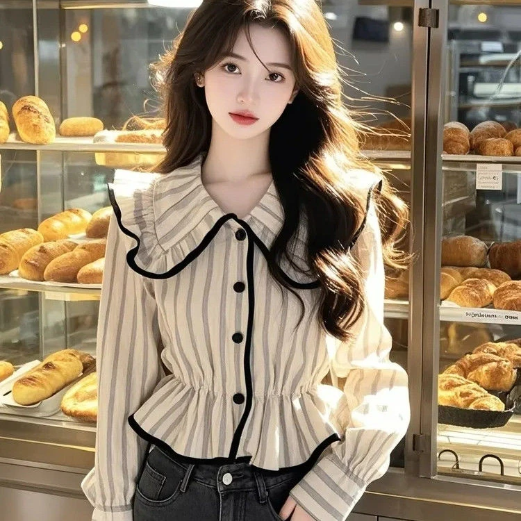 2025春季新款小众大翻领气质高级感时尚百搭杏色条纹可叠穿衬衫女