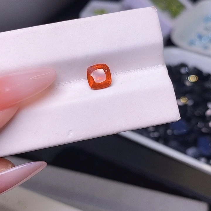 石榴石（芬达石）裸石未镶嵌1.6克拉