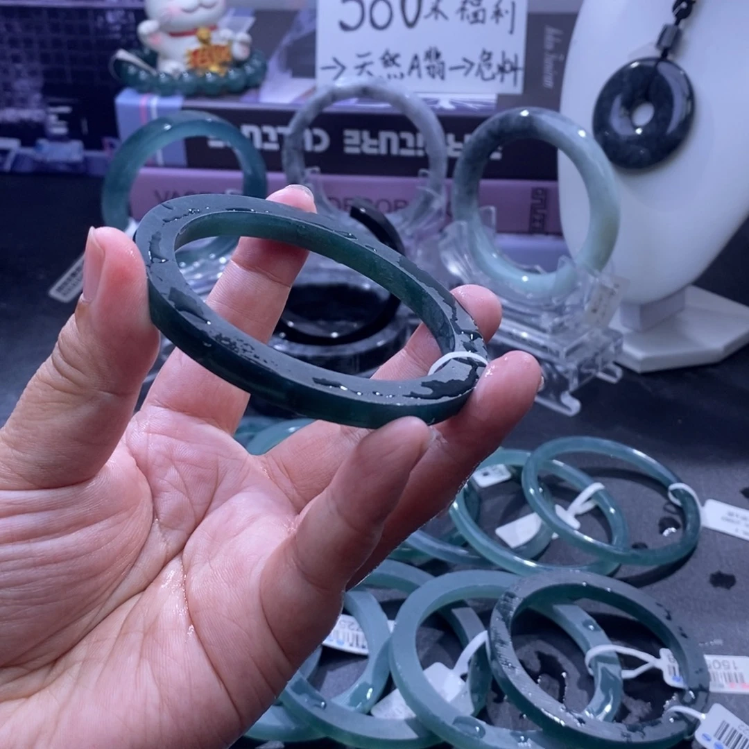 定制翡翠未镶嵌手镯潭水绿方