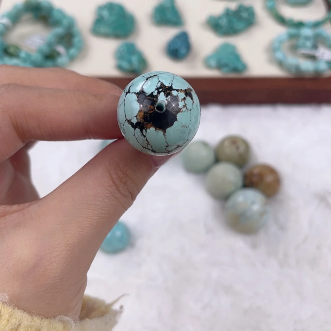 未镶嵌绿松石颈饰