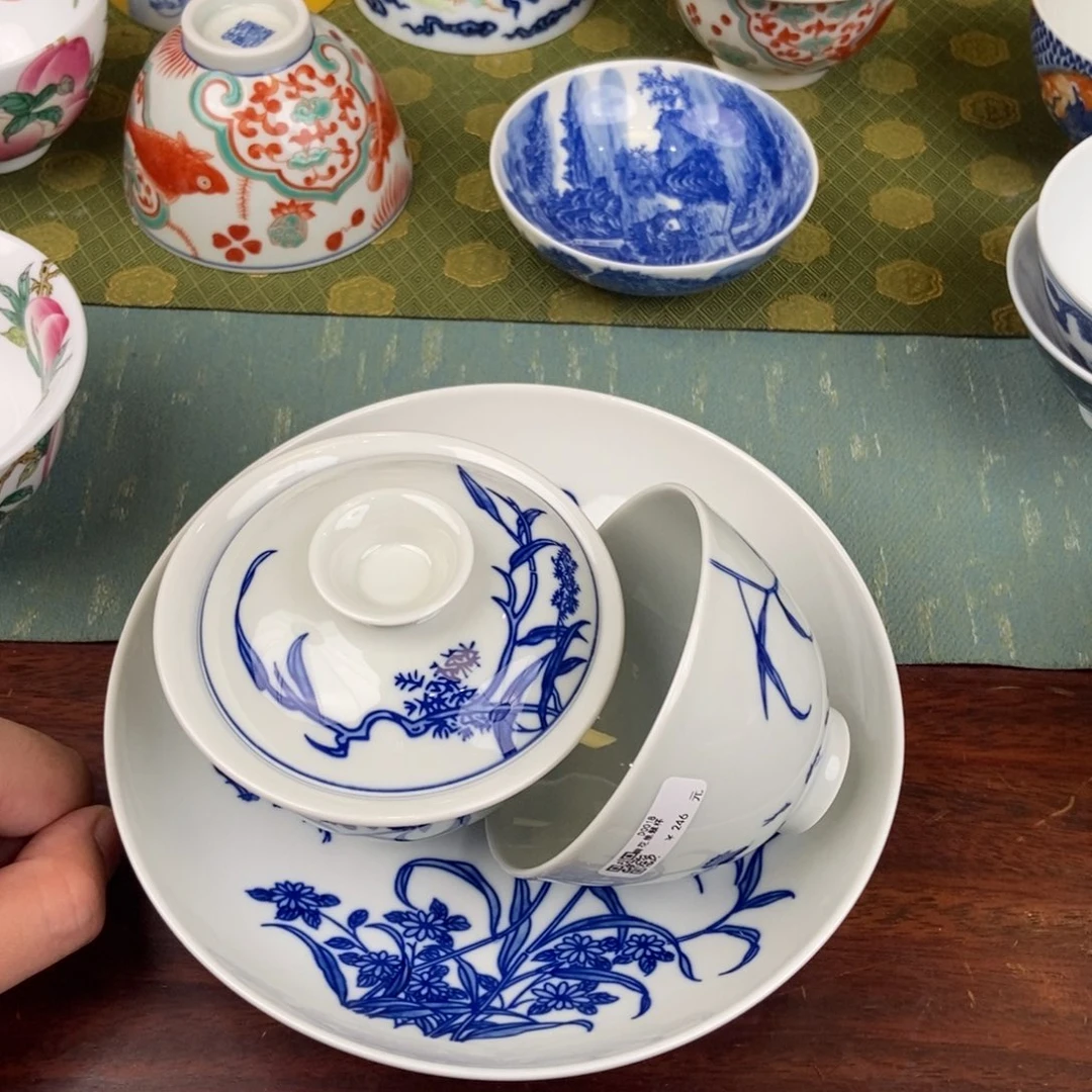 陶瓷的设计师是一个
