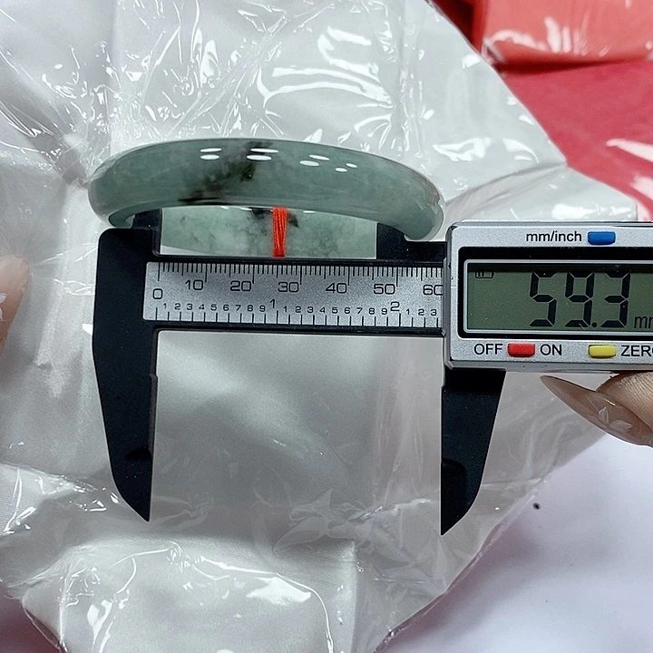 翡翠手镯未镶嵌207，。