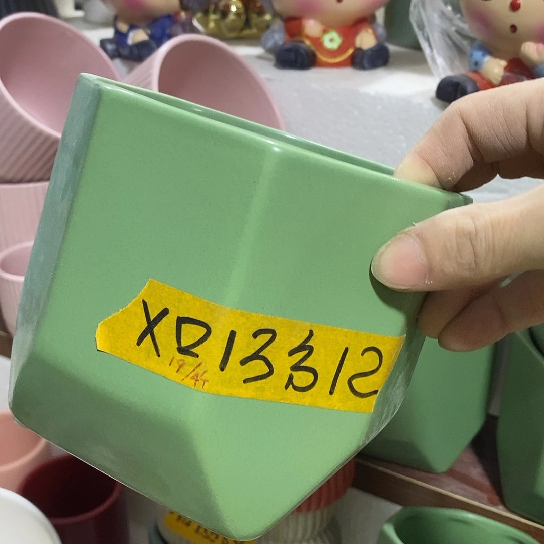 杯子陶盆有孔 瑕疵介意勿拍