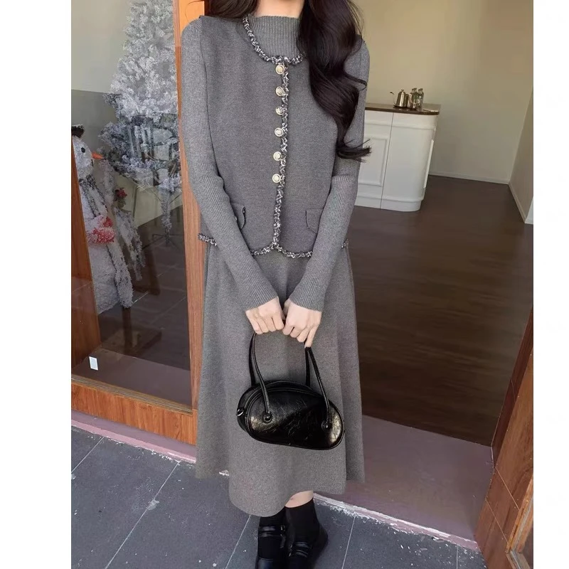 2025早春新款连衣裙时尚气质针织显瘦长袖宽松连衣裙
