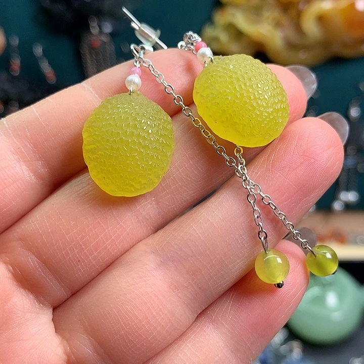 未镶嵌蛇纹石玉耳饰